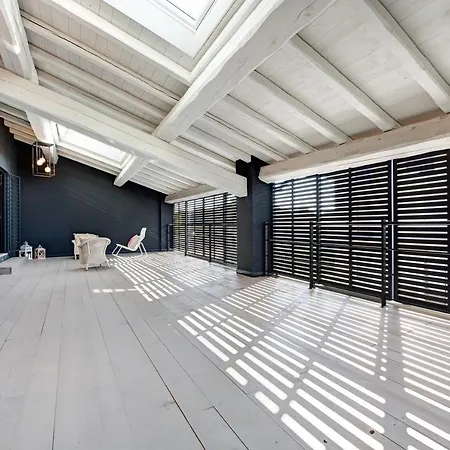 Βίλα Black Villa *