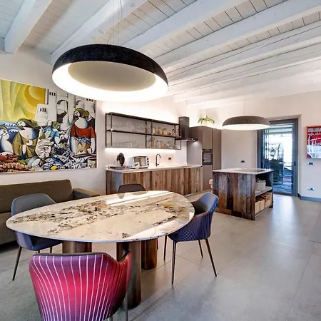 Black Villa *