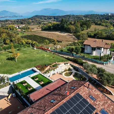 Black Villa Βίλα Lonato